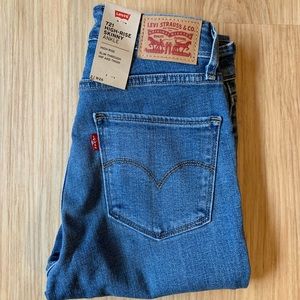 NWT Levi’s 721 high rise skinny
